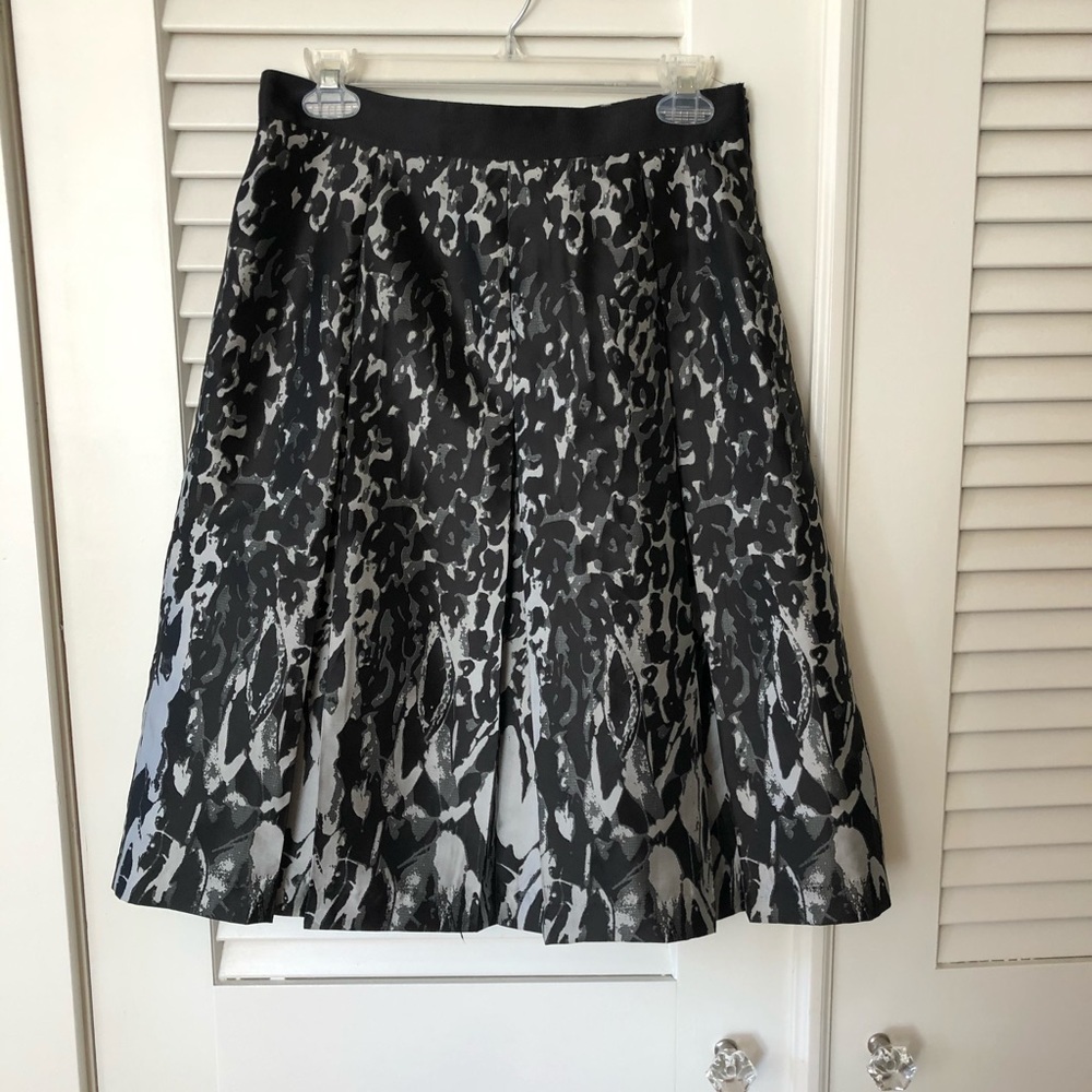 Taffeta-Like Black and Gray Pleated Skirt
